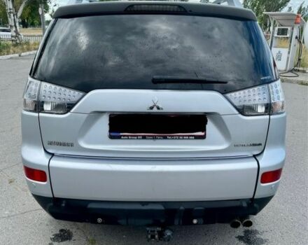 Серый Мицубиси Аутлендер, объемом двигателя 0 л и пробегом 280 тыс. км за 4800 $, фото 2 на Automoto.ua