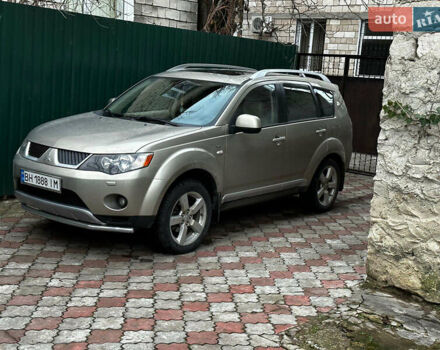 Серый Мицубиси Аутлендер, объемом двигателя 3 л и пробегом 119 тыс. км за 13300 $, фото 4 на Automoto.ua