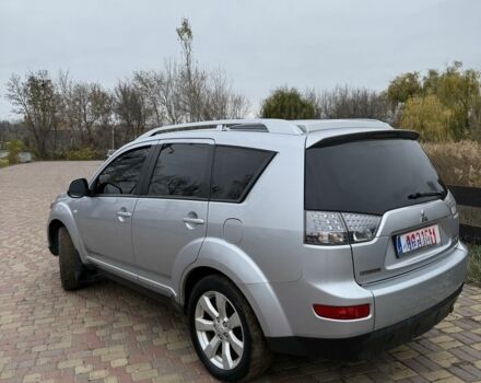Сірий Міцубісі Аутлендер, об'ємом двигуна 2 л та пробігом 280 тис. км за 3900 $, фото 2 на Automoto.ua
