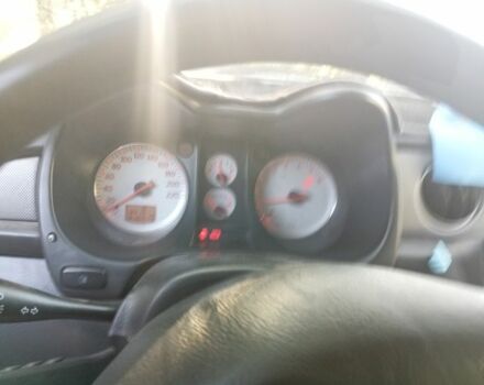 Серый Мицубиси Аутлендер, объемом двигателя 2 л и пробегом 218 тыс. км за 6100 $, фото 3 на Automoto.ua