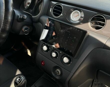 Серый Мицубиси Аутлендер, объемом двигателя 2 л и пробегом 214 тыс. км за 7300 $, фото 4 на Automoto.ua