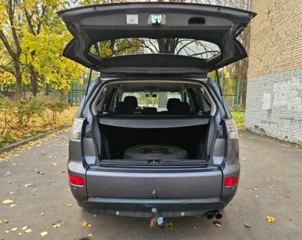 Серый Мицубиси Аутлендер, объемом двигателя 2 л и пробегом 400 тыс. км за 4700 $, фото 14 на Automoto.ua