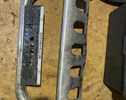 Серый Мицубиси Аутлендер, объемом двигателя 3 л и пробегом 294 тыс. км за 8000 $, фото 4 на Automoto.ua