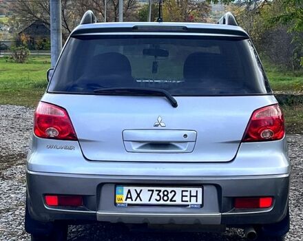Сірий Міцубісі Аутлендер, об'ємом двигуна 2 л та пробігом 200 тис. км за 6400 $, фото 5 на Automoto.ua