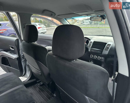 Серый Мицубиси Аутлендер, объемом двигателя 2.4 л и пробегом 61 тыс. км за 11300 $, фото 47 на Automoto.ua