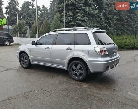Сірий Міцубісі Аутлендер, об'ємом двигуна 2.38 л та пробігом 230 тис. км за 5400 $, фото 3 на Automoto.ua