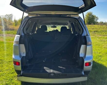 Сірий Міцубісі Аутлендер, об'ємом двигуна 2 л та пробігом 330 тис. км за 3500 $, фото 2 на Automoto.ua