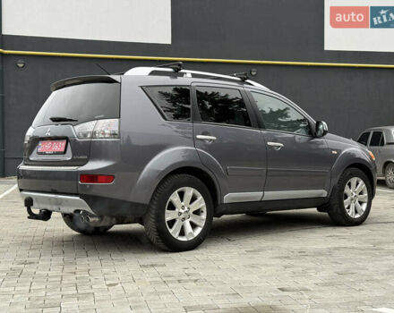 Сірий Міцубісі Аутлендер, об'ємом двигуна 2 л та пробігом 237 тис. км за 8999 $, фото 18 на Automoto.ua