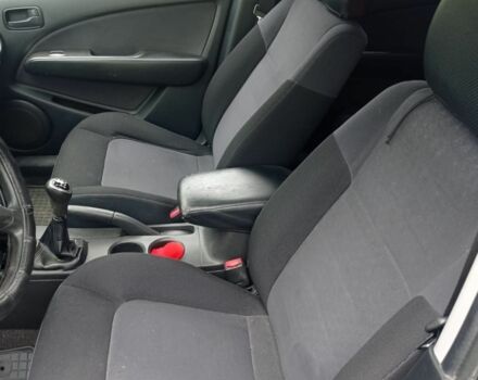 Сірий Міцубісі Аутлендер, об'ємом двигуна 2 л та пробігом 208 тис. км за 6000 $, фото 6 на Automoto.ua