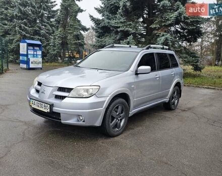 Сірий Міцубісі Аутлендер, об'ємом двигуна 2.38 л та пробігом 230 тис. км за 5700 $, фото 2 на Automoto.ua