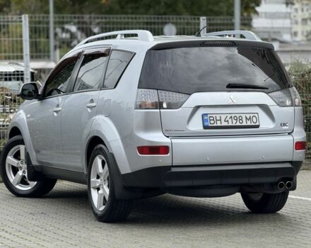 Серый Мицубиси Аутлендер, объемом двигателя 3 л и пробегом 175 тыс. км за 8500 $, фото 7 на Automoto.ua