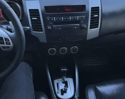 Серый Мицубиси Аутлендер, объемом двигателя 2.36 л и пробегом 215 тыс. км за 8000 $, фото 8 на Automoto.ua