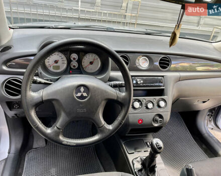 Сірий Міцубісі Аутлендер, об'ємом двигуна 2 л та пробігом 130 тис. км за 8500 $, фото 21 на Automoto.ua