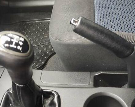 Серый Мицубиси Аутлендер, объемом двигателя 2 л и пробегом 200 тыс. км за 5999 $, фото 14 на Automoto.ua