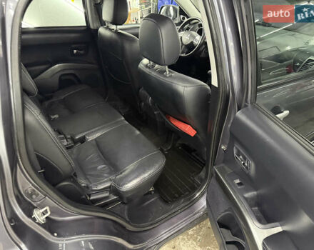 Сірий Міцубісі Аутлендер, об'ємом двигуна 2 л та пробігом 235 тис. км за 8950 $, фото 41 на Automoto.ua