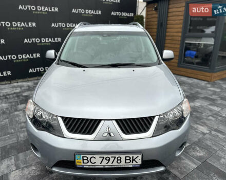 Серый Мицубиси Аутлендер, объемом двигателя 2.4 л и пробегом 61 тыс. км за 11300 $, фото 3 на Automoto.ua