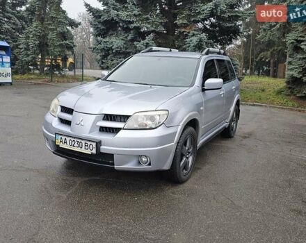 Сірий Міцубісі Аутлендер, об'ємом двигуна 2.38 л та пробігом 230 тис. км за 5400 $, фото 2 на Automoto.ua