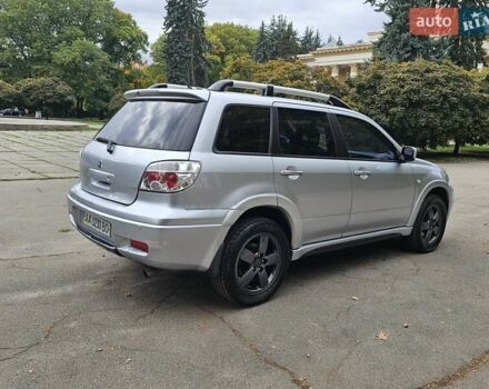 Сірий Міцубісі Аутлендер, об'ємом двигуна 2.38 л та пробігом 200 тис. км за 5600 $, фото 7 на Automoto.ua