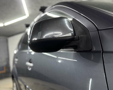 Сірий Міцубісі Аутлендер, об'ємом двигуна 2 л та пробігом 235 тис. км за 8950 $, фото 23 на Automoto.ua