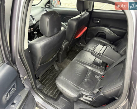 Сірий Міцубісі Аутлендер, об'ємом двигуна 2 л та пробігом 237 тис. км за 8999 $, фото 38 на Automoto.ua