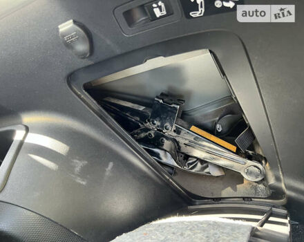 Серый Мицубиси Аутлендер, объемом двигателя 2.4 л и пробегом 125 тыс. км за 8500 $, фото 12 на Automoto.ua