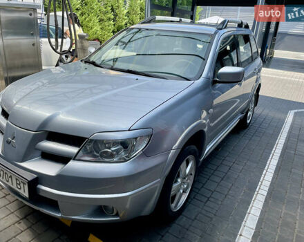 Сірий Міцубісі Аутлендер, об'ємом двигуна 2 л та пробігом 130 тис. км за 8500 $, фото 5 на Automoto.ua
