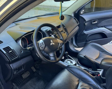 Мицубиси Аутлендер 2008 в Николаеве на Automoto.ua Серый Мицубиси Аутлендер, объемом двигателя 3 л и пробегом 362 тыс. км за 9000 $, фото 11 на Automoto.ua