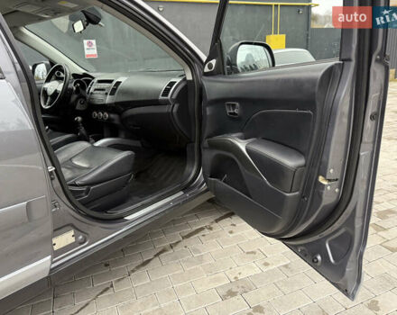 Сірий Міцубісі Аутлендер, об'ємом двигуна 2 л та пробігом 237 тис. км за 8999 $, фото 47 на Automoto.ua