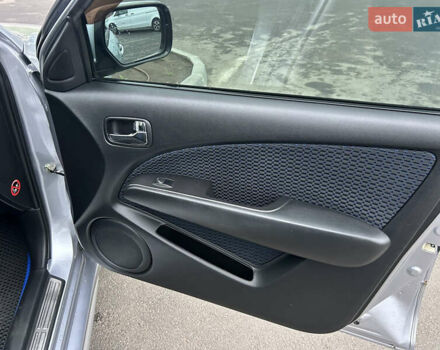 Серый Мицубиси Аутлендер, объемом двигателя 2.38 л и пробегом 81 тыс. км за 8700 $, фото 12 на Automoto.ua