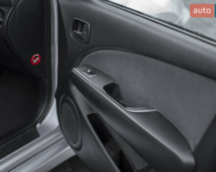 Сірий Міцубісі Аутлендер, об'ємом двигуна 2 л та пробігом 258 тис. км за 5650 $, фото 31 на Automoto.ua