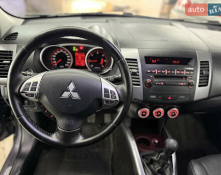 Сірий Міцубісі Аутлендер, об'ємом двигуна 2 л та пробігом 235 тис. км за 8950 $, фото 33 на Automoto.ua