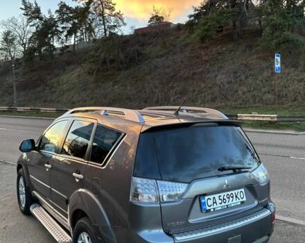 Серый Мицубиси Аутлендер, объемом двигателя 2.4 л и пробегом 321 тыс. км за 10000 $, фото 2 на Automoto.ua