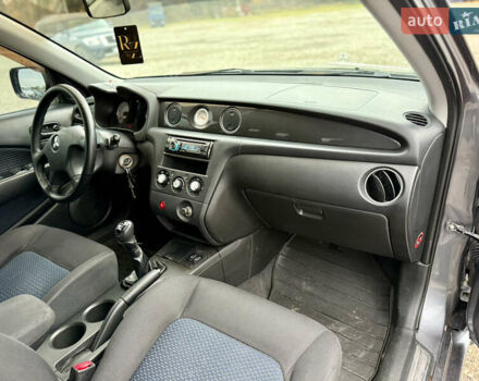 Серый Мицубиси Аутлендер, объемом двигателя 2 л и пробегом 199 тыс. км за 5999 $, фото 16 на Automoto.ua