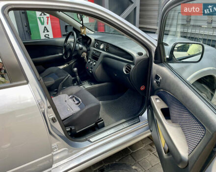 Сірий Міцубісі Аутлендер, об'ємом двигуна 2 л та пробігом 130 тис. км за 8500 $, фото 11 на Automoto.ua