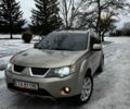 Серый Мицубиси Аутлендер, объемом двигателя 2 л и пробегом 392 тыс. км за 4500 $, фото 1 на Automoto.ua