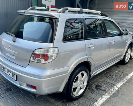Сірий Міцубісі Аутлендер, об'ємом двигуна 2 л та пробігом 130 тис. км за 8500 $, фото 3 на Automoto.ua