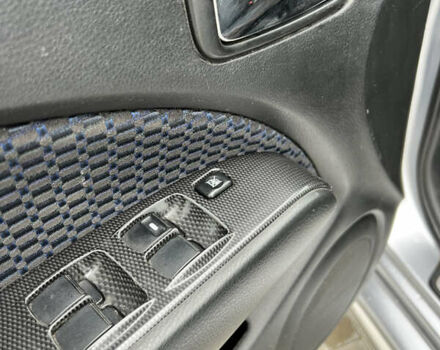 Серый Мицубиси Аутлендер, объемом двигателя 2 л и пробегом 209 тыс. км за 7200 $, фото 13 на Automoto.ua