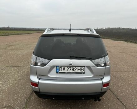 Серый Мицубиси Аутлендер, объемом двигателя 2 л и пробегом 200 тыс. км за 8300 $, фото 6 на Automoto.ua