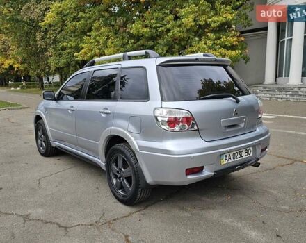 Міцубісі Аутлендер 2008 у Києві на Automoto.ua Сірий Міцубісі Аутлендер, об'ємом двигуна 2.38 л та пробігом 200 тис. км за 5900 $, фото 5 на Automoto.ua