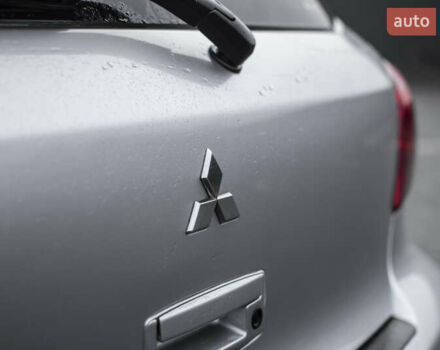 Сірий Міцубісі Аутлендер, об'ємом двигуна 2 л та пробігом 258 тис. км за 5650 $, фото 11 на Automoto.ua