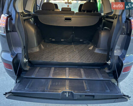 Серый Мицубиси Аутлендер, объемом двигателя 2.4 л и пробегом 210 тыс. км за 8300 $, фото 22 на Automoto.ua