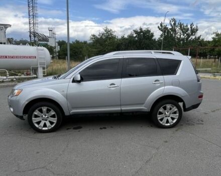 Серый Мицубиси Аутлендер, объемом двигателя 0 л и пробегом 280 тыс. км за 4800 $, фото 1 на Automoto.ua