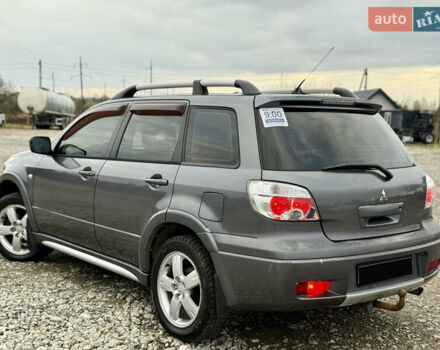 Серый Мицубиси Аутлендер, объемом двигателя 2 л и пробегом 199 тыс. км за 5999 $, фото 9 на Automoto.ua