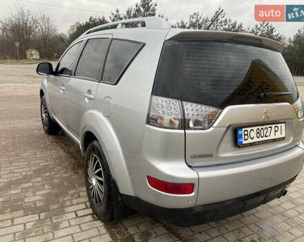 Серый Мицубиси Аутлендер, объемом двигателя 1.97 л и пробегом 229 тыс. км за 8500 $, фото 4 на Automoto.ua