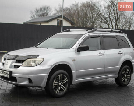 Сірий Міцубісі Аутлендер, об'ємом двигуна 2 л та пробігом 258 тис. км за 5650 $, фото 4 на Automoto.ua