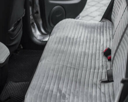 Сірий Міцубісі Аутлендер, об'ємом двигуна 2 л та пробігом 258 тис. км за 5650 $, фото 29 на Automoto.ua