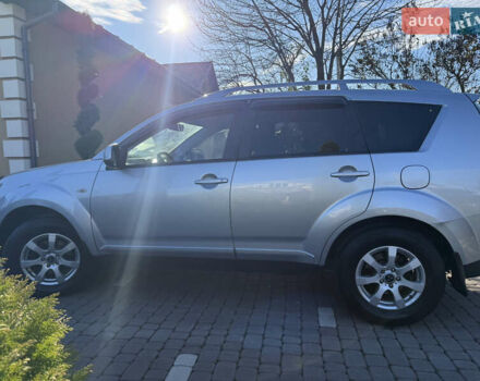 Серый Мицубиси Аутлендер, объемом двигателя 2 л и пробегом 268 тыс. км за 8950 $, фото 10 на Automoto.ua