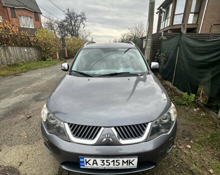 Серый Мицубиси Аутлендер, объемом двигателя 3 л и пробегом 279 тыс. км за 11300 $, фото 1 на Automoto.ua