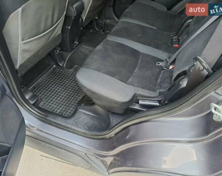 Серый Мицубиси Аутлендер, объемом двигателя 2 л и пробегом 275 тыс. км за 8000 $, фото 16 на Automoto.ua