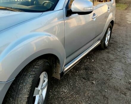 Серый Мицубиси Аутлендер, объемом двигателя 2.2 л и пробегом 247 тыс. км за 10500 $, фото 3 на Automoto.ua